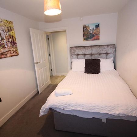 Holden Court Apartments - Apt 3 ウェストドライトン エクステリア 写真