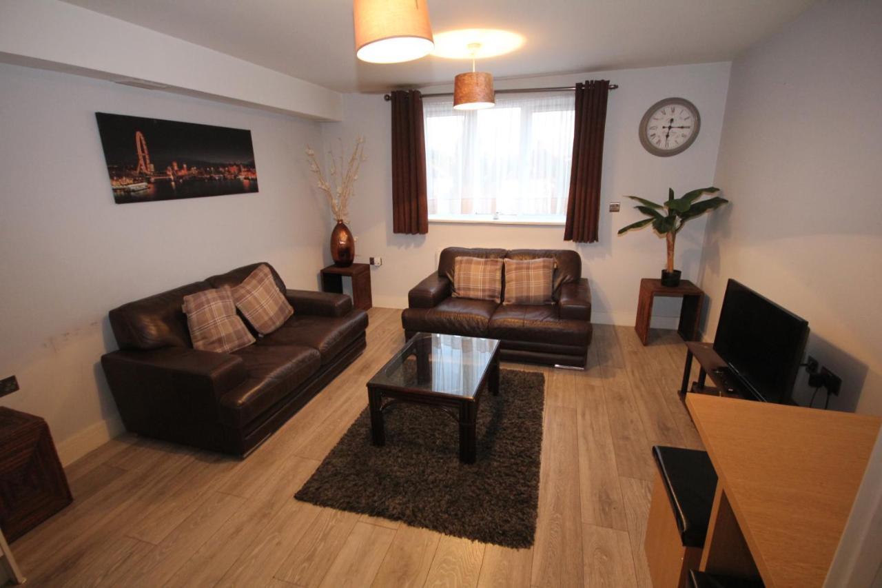 Holden Court Apartments - Apt 3 ウェストドライトン エクステリア 写真